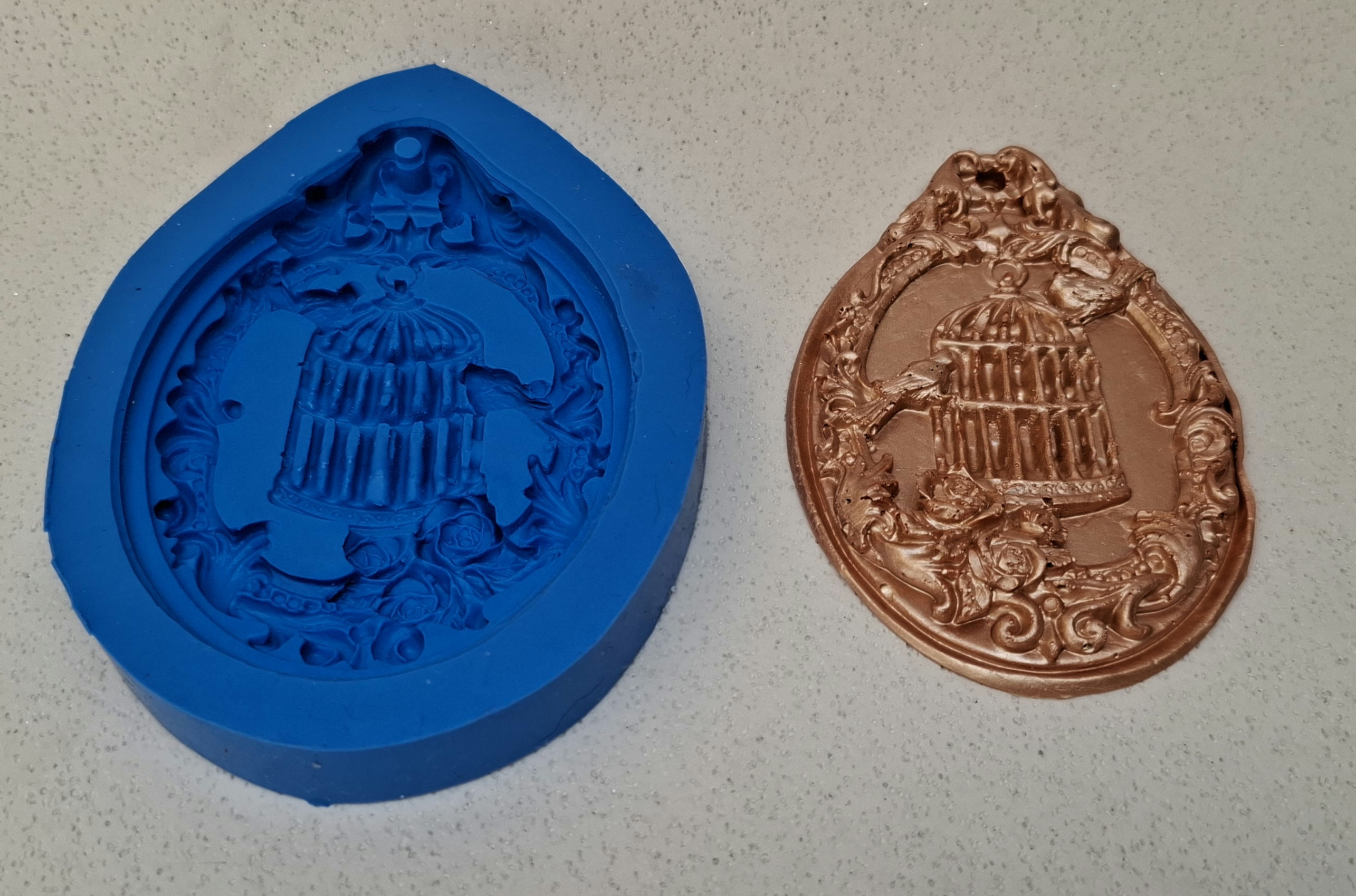 Molde de Silicone Medalhão Gaiola de Pássaros.