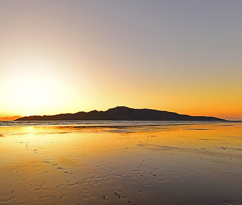 _0611 Kāpiti Sunset from Paraparaumu Beach - 24 April 2023 (DSC_0609-0610) (Corrected) LOW