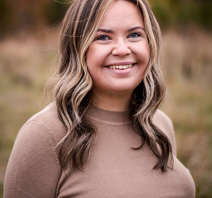 Amanda Headshot 2026.jpg