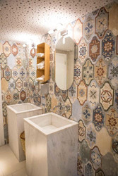 Kaplani Restaurant Athens Bathroom 1.jpeg