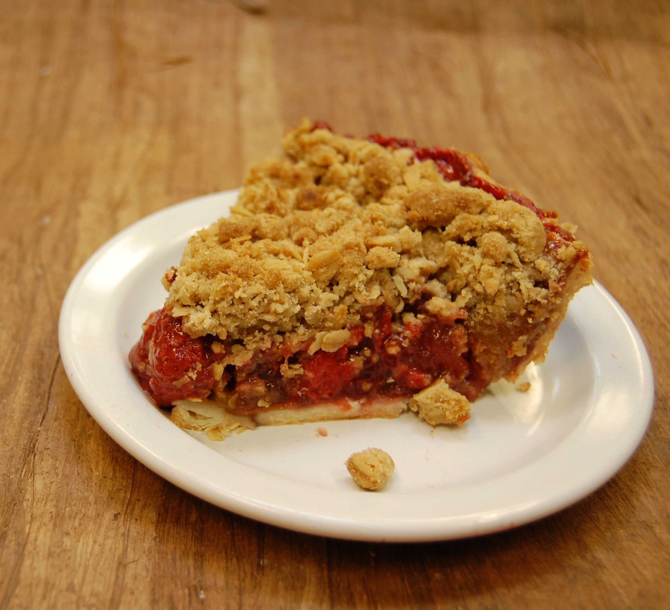 Gluten-, Egg- and Dairy- free Strawberry Rhubarb Crumble Pie*^