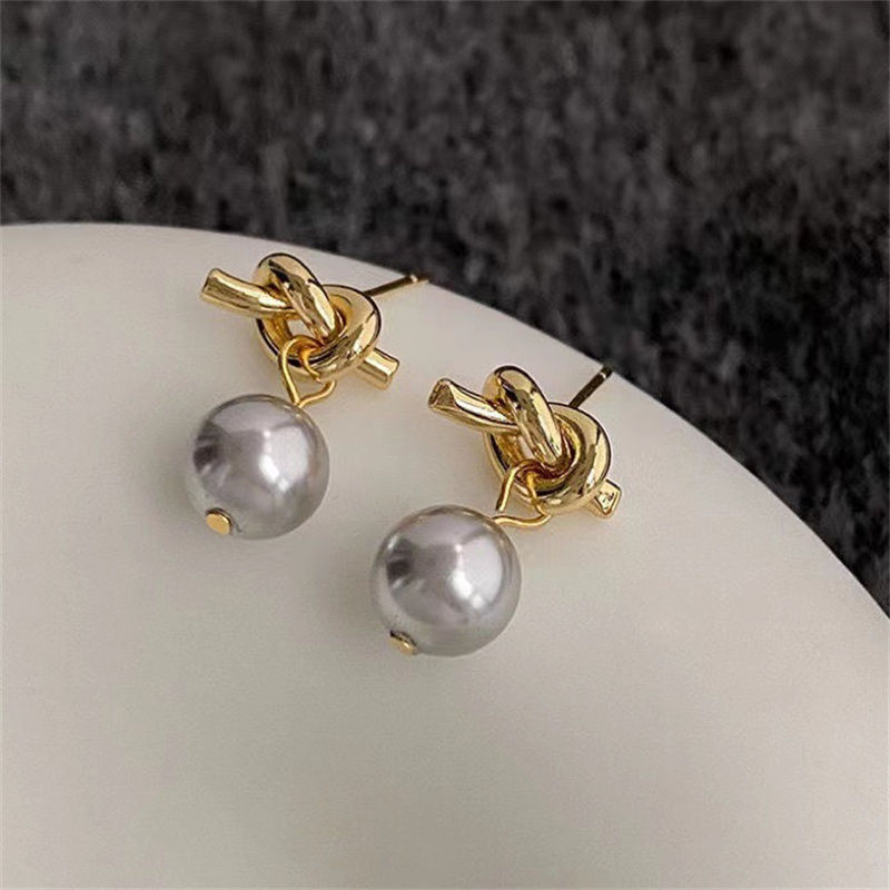 Thumbnail: South Korea Fashion New  Light Luxury Simple Classic Pearl Drop Earrings Birthda