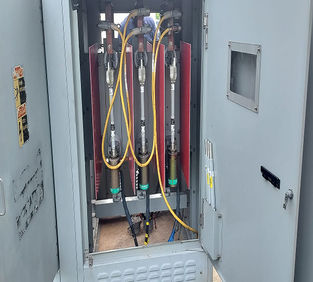 remplazo de fusibles caja de sub estacion por LP Fast Electrical