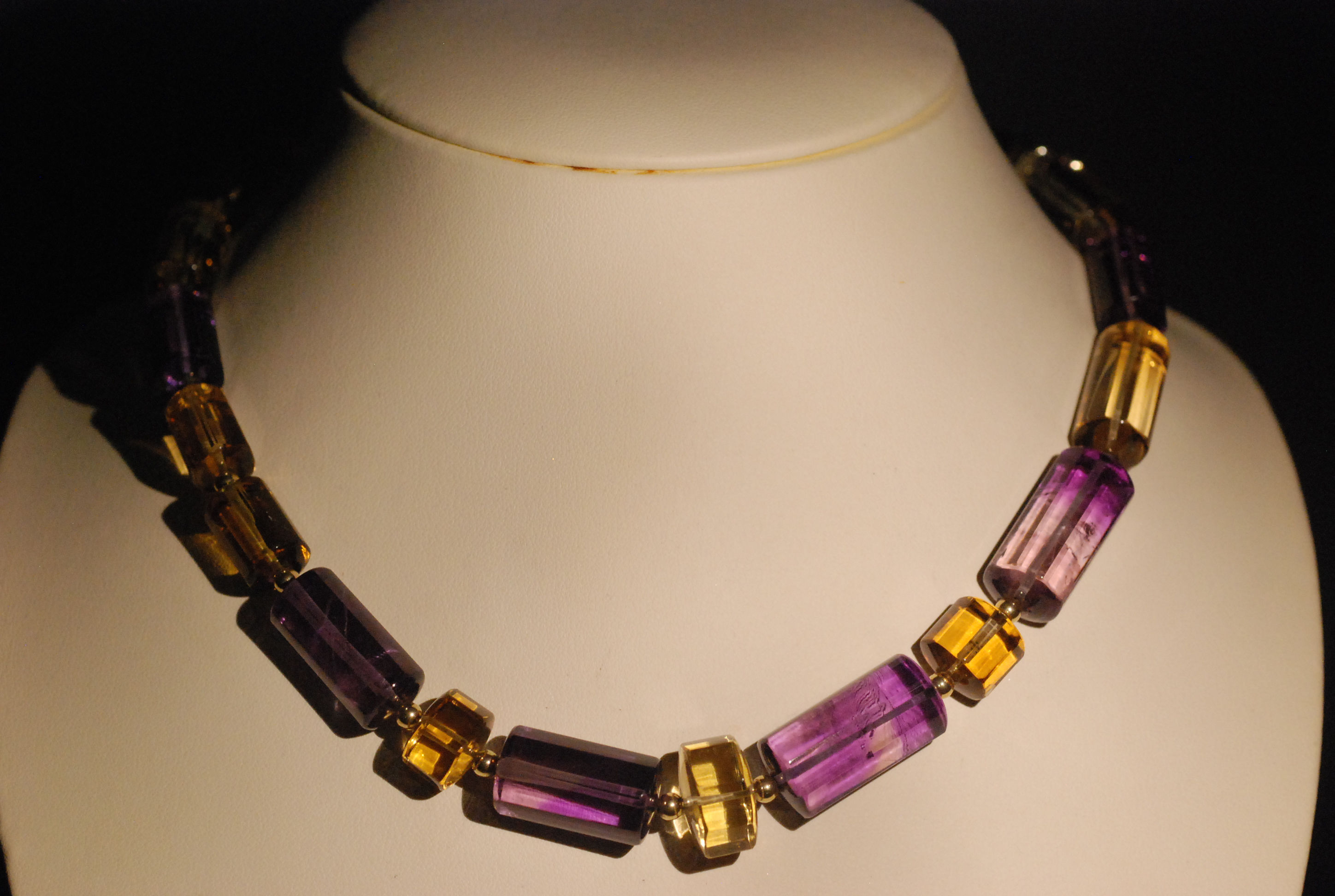 Collana in ametista, quarzo citrino e dettagli in oro 18 kt