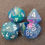Miniatyrbild: Chessex Festive Waterlily w/white 7 pcs set