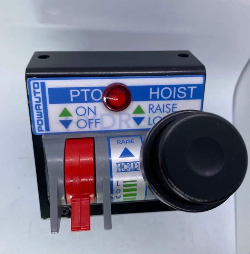 Thumbnail: Dual air control, PTO/Raise Lower, Tailgate/ Raise Lower