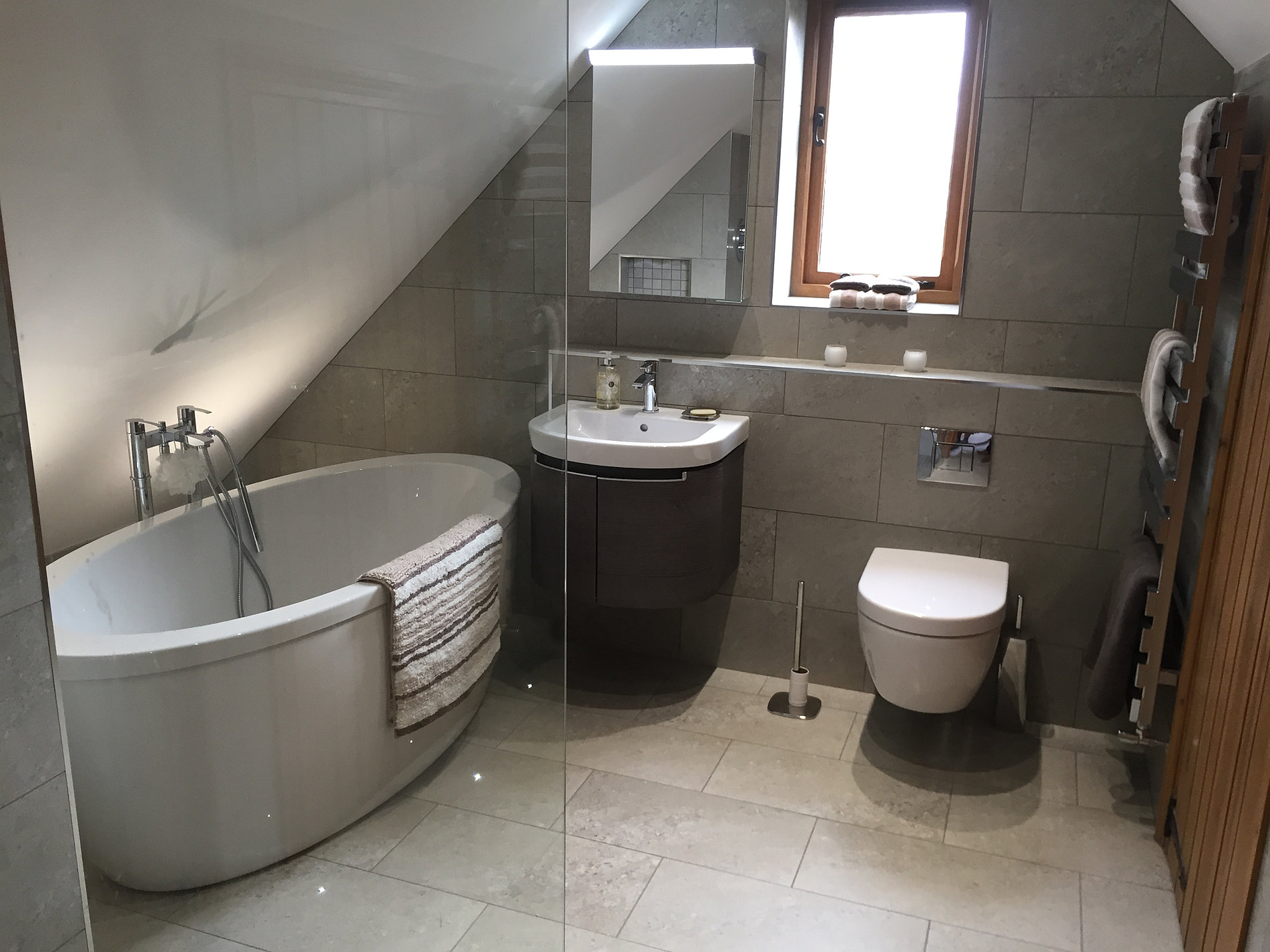 83e294_b6c70ffaecff468c9884ae5a7910a9a0