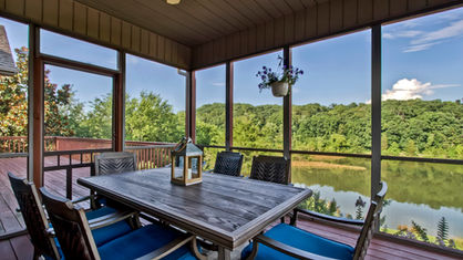 17_OonogaWay_104_ScreenedPorch.jpg