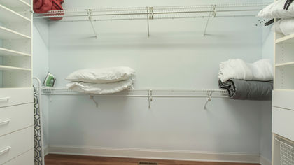 25_OonogaWay_104_MasterCloset.jpg