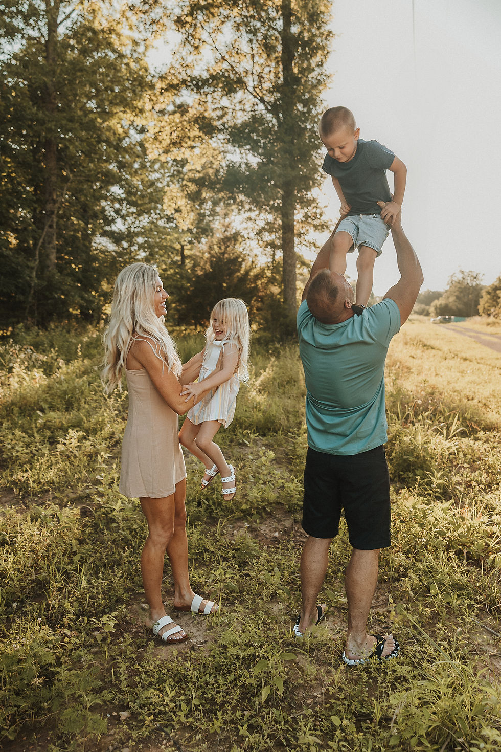 LAKE OF THE OZARKS FAMILY PHOTHOGRAPHY - FAMILY PHOTOS IN THE MIDWEST - MISSOURI FAMILY PH