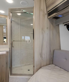 Chinook RV Concourse MT AWD 4S Rear Bathroom