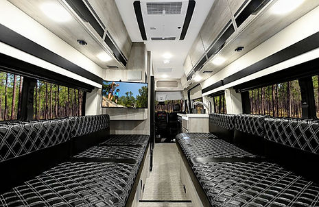 Chinook-RV-Bayside-RT-AWD-Back-to-Front.jpg