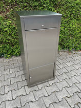 Briefkasten mit Paketbox (Paketbriefkasten) in der Rückansicht