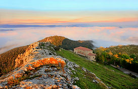 95 Amanecer en las Peñas de Oro, Zuia 2ª 2017.jpg