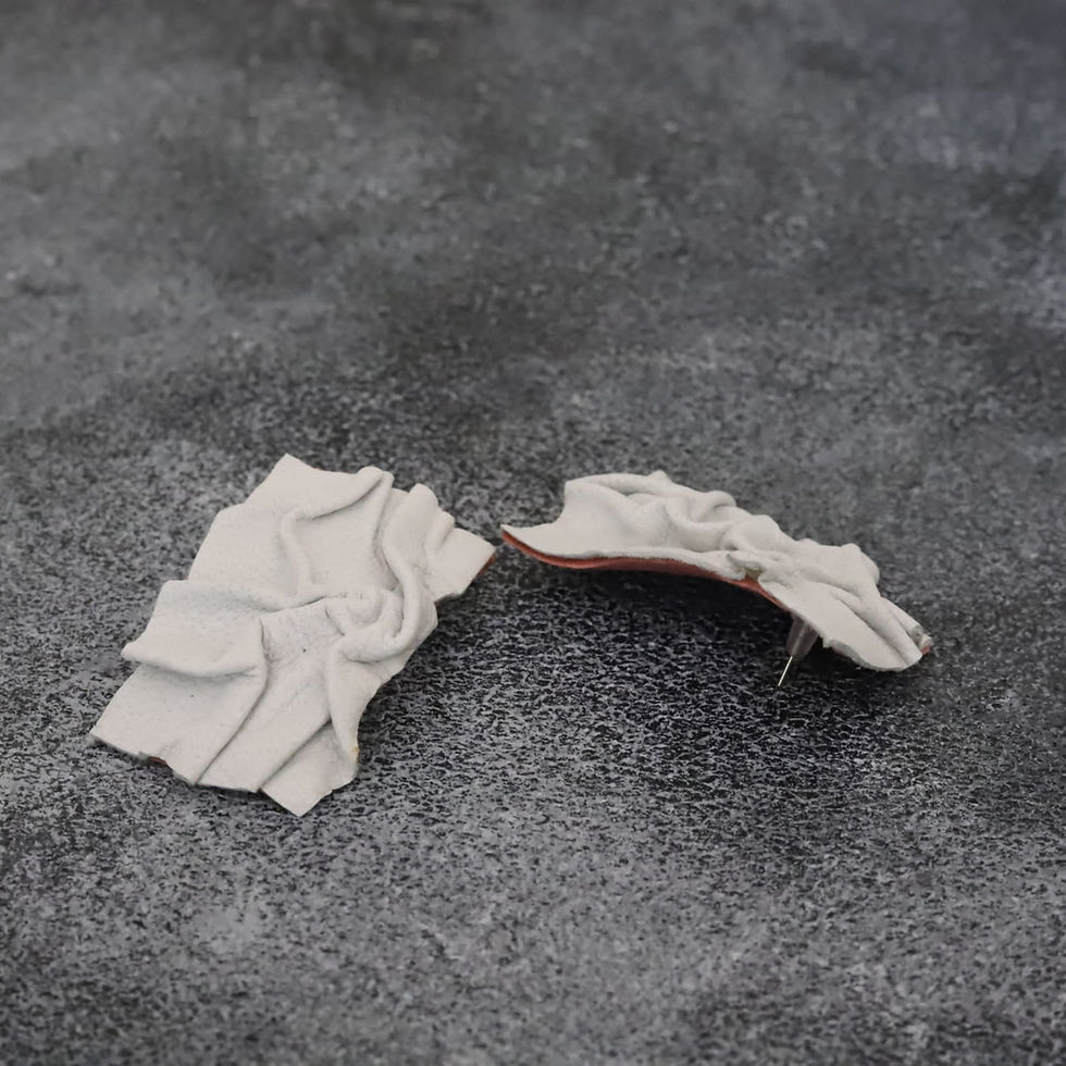 Küçük resim: Plise Deri Küpe