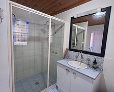 p3 bathroom.jpg