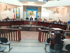 CÂMARA DE VEREADORES - Momento da palavra com padre Enivaldo, sublima a união e rejeita o exclusivismo