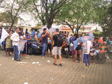 ACM Neto reúne apoiadores em carreata na cidade de Araci