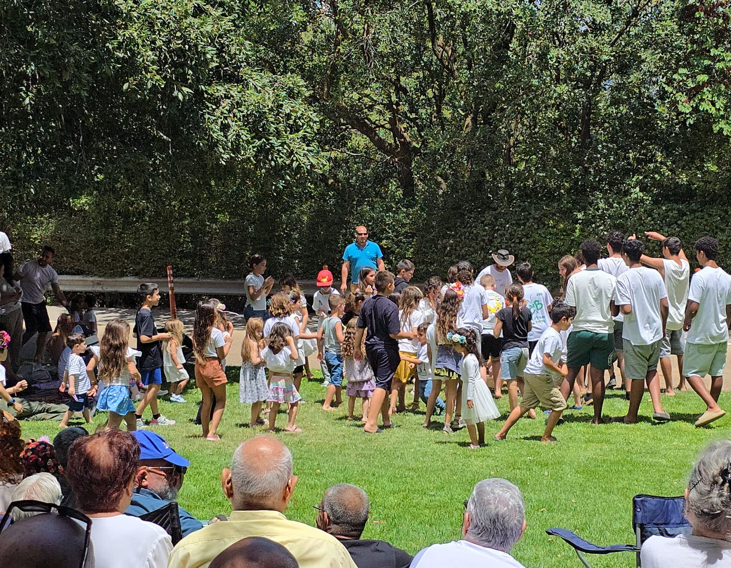 ילדים במנרה