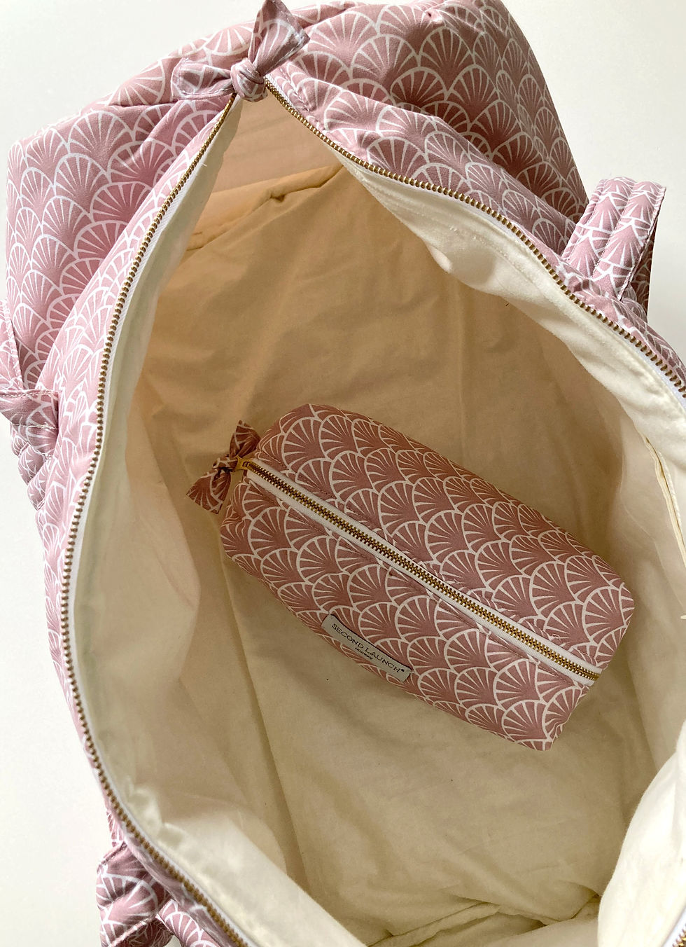 Thumbnail: Padded Weekend Bag -Pink