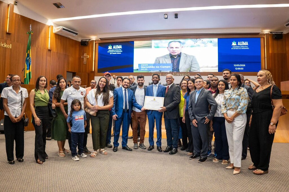 A cerimônia contou com a presença de autoridades, amigos e familiares do deputado homenageado.