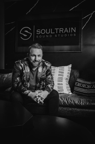 Johnny Reid Photo Credit: Daniel Shippey