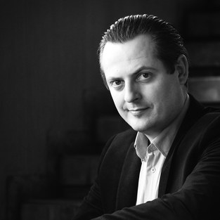 Tadas Girininkas, bass-baritone
