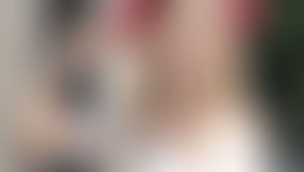 Galería | Emily adulta con IA | 18+