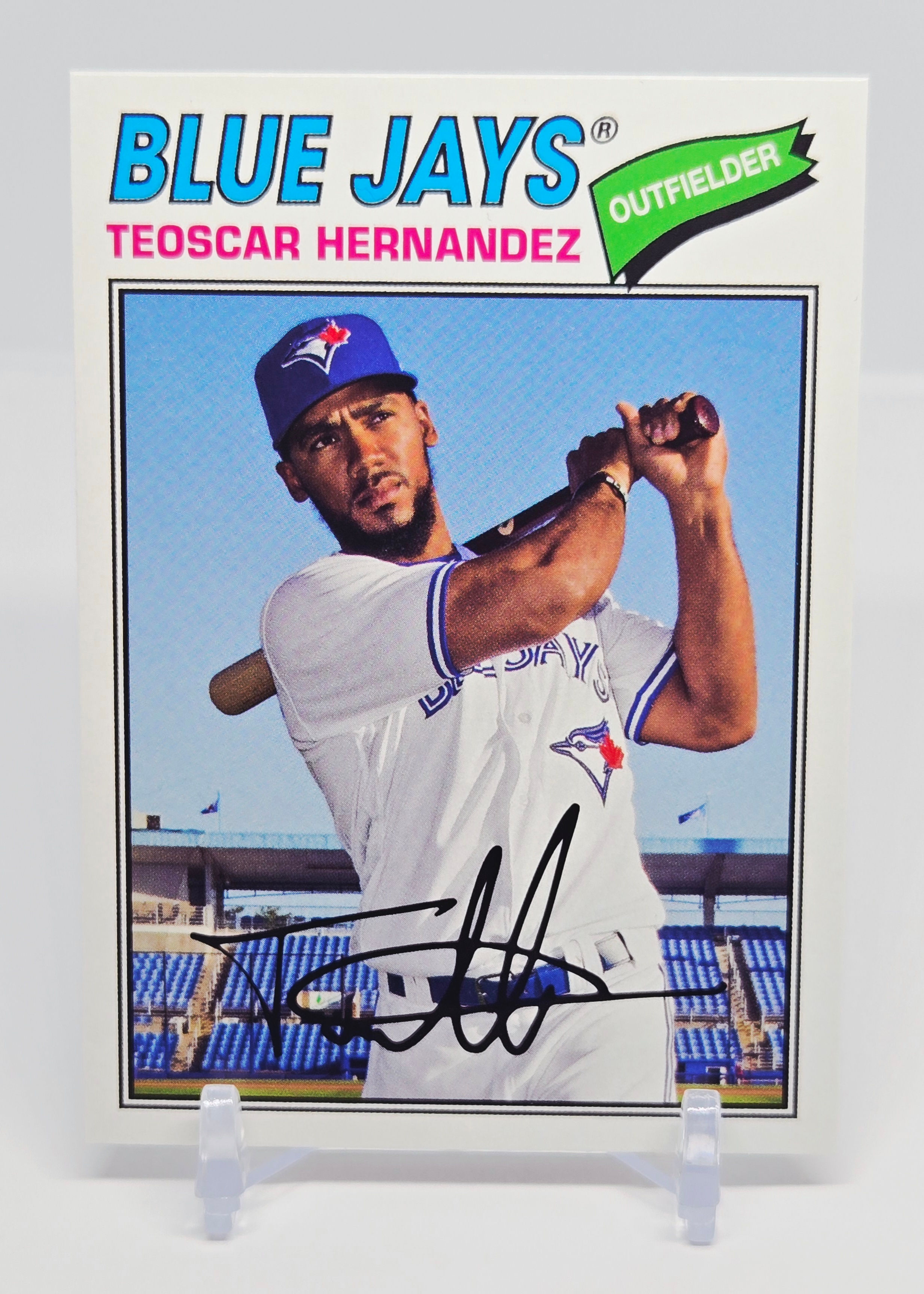 Teoscar Hernandez 2018 Topps Heritage Baseball Card No 184 (TOR)