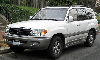 1280px-Toyota_Land_Cruiser_--_03-21-2012_1.jpg