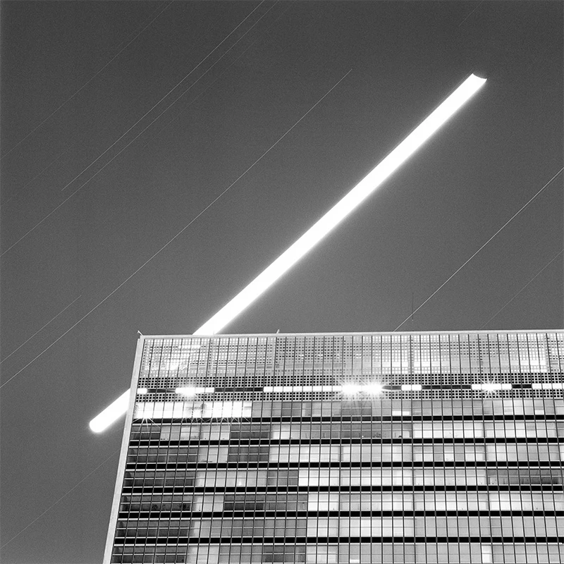 moonrise over the un building 03