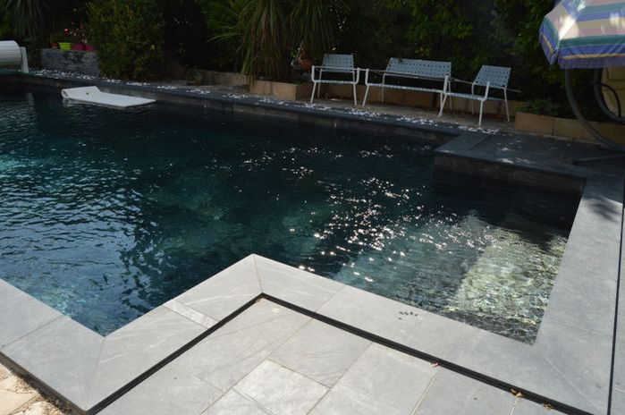 piscine pierres naturelles.jpeg
