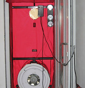 bauEnergie-BlowerDoor-rote-Tuer.jpg