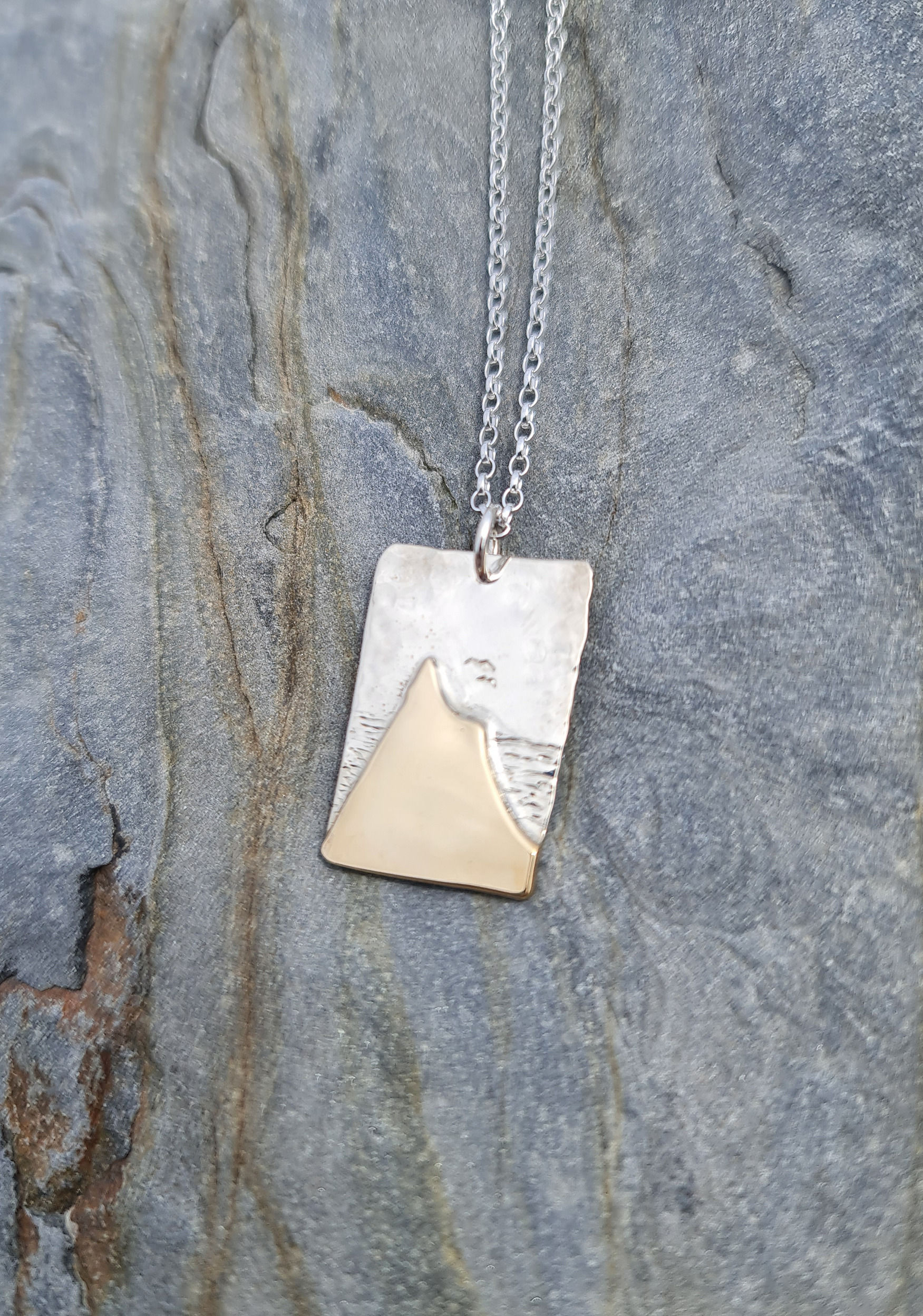 Hafan - Tall Mountain by the sea