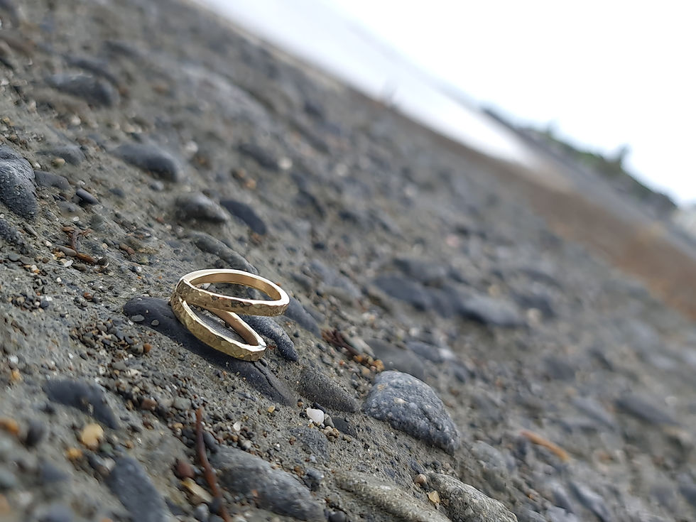 Thumbnail: Lynne 9ct double band 