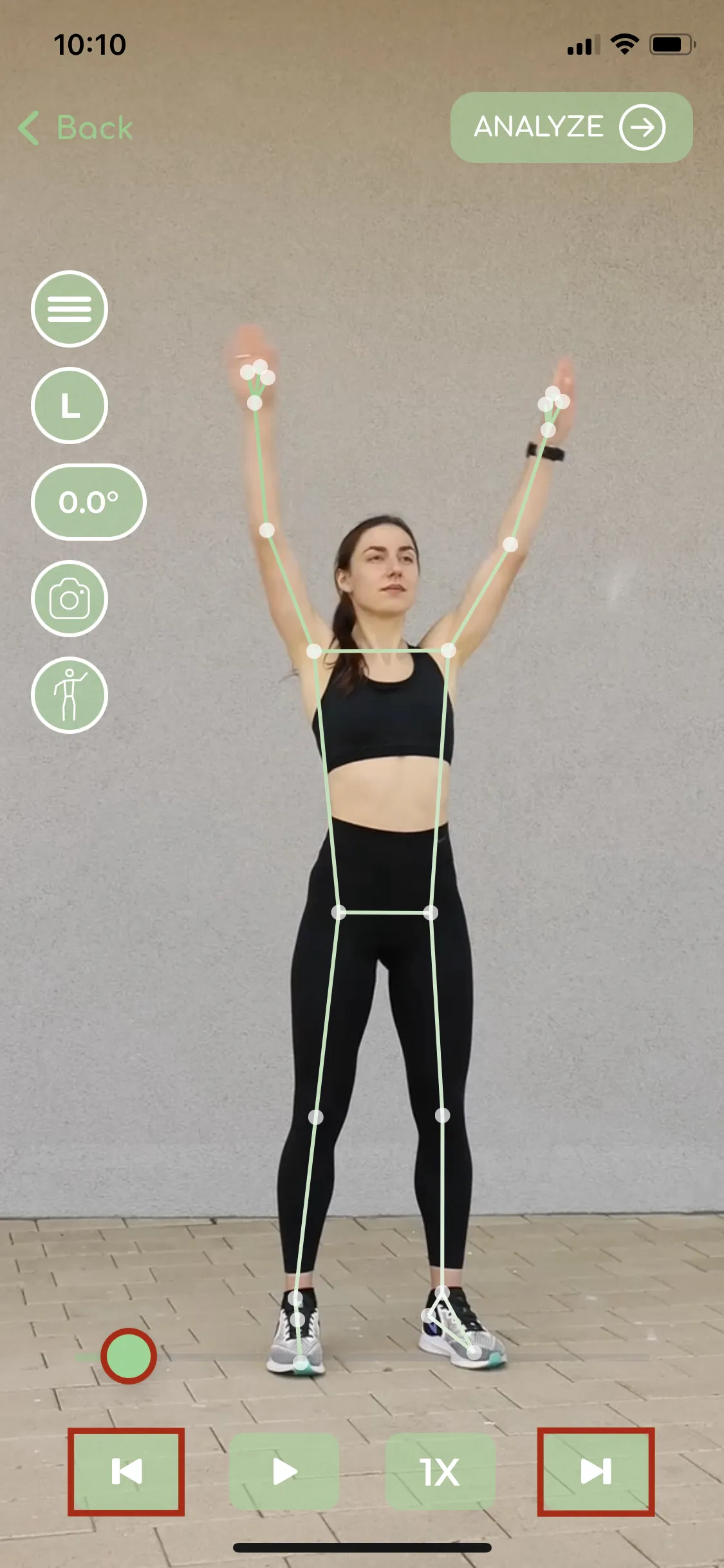 buttons highlighted to select a frame to analyze in the Yogger App