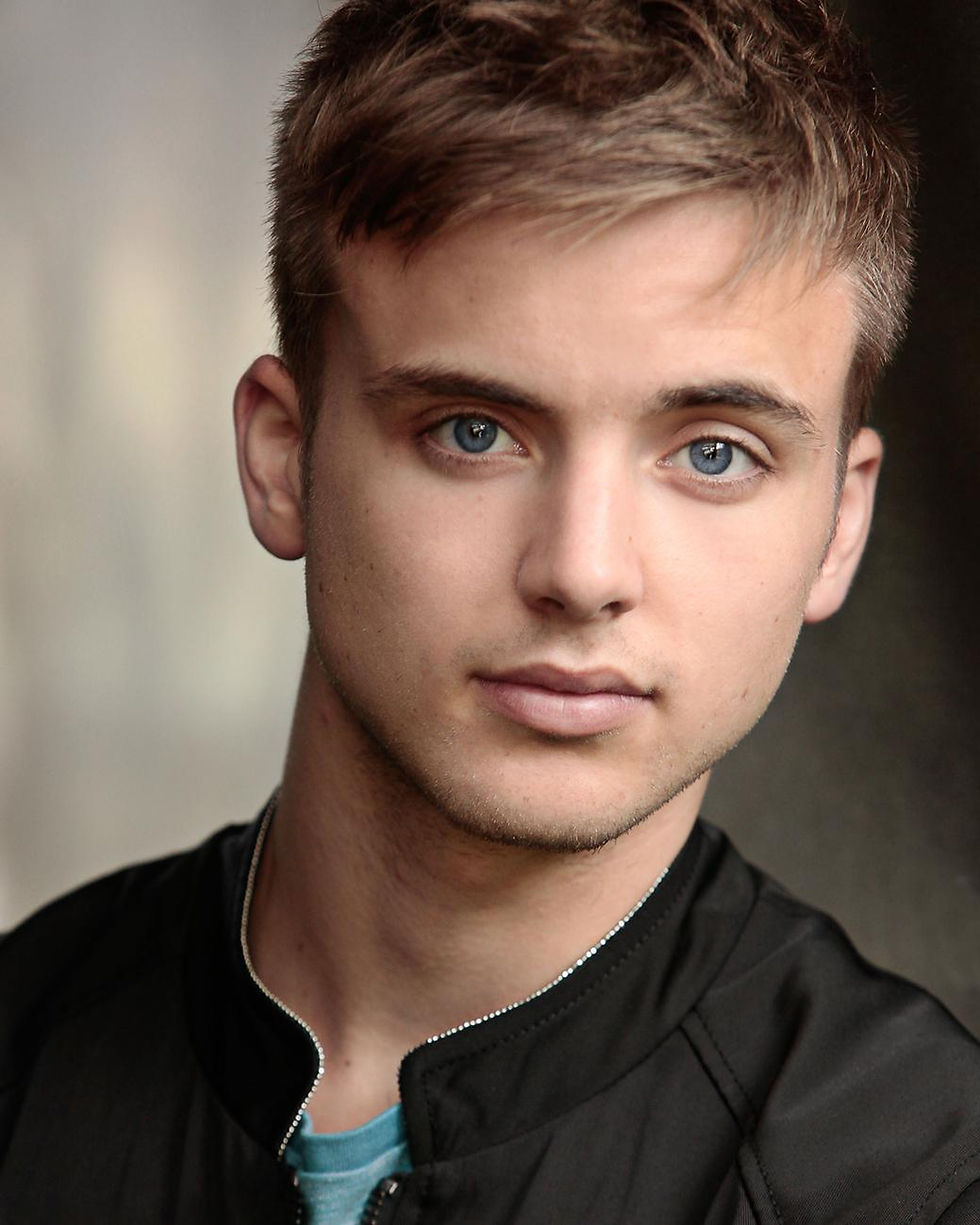 Parry Glasspool+4.JPG