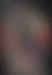 The image is a cover for a publication about the video game series "Resident Evil," featured in what appears to be a special issue of a magazine or book series called "HARPZONE Clássicos." The number 8 in the top right corner suggests that this is the eighth issue in the series. The cover art showcases two characters from the "Resident Evil" series, both in combat gear, with a female character in the foreground holding a handgun and a male character in the background also armed with a gun. They appear to be ready for action, standing back-to-back against a stylized red star, which is part of the iconic logo for the "Resident Evil" series. The title "RESIDENT EVIL" is written in bold, red letters at the bottom of the cover, and below it is a tagline in Portuguese that translates to "The main games, curiosities, behind the scenes and much more!" This indicates that the content includes a variety of information about the "Resident Evil" franchise, such as details about the games, interesting facts, and a look at the development process behind the series.