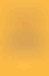 Yellow book cover from the Videojuegos Legendarios series titled Pac-Man: Las recreativas que cambiaron el mundo. Features pixel art of a classic Pac-Man maze with fruit icons, framed within a rounded rectangle. The RBA logo appears at the bottom.