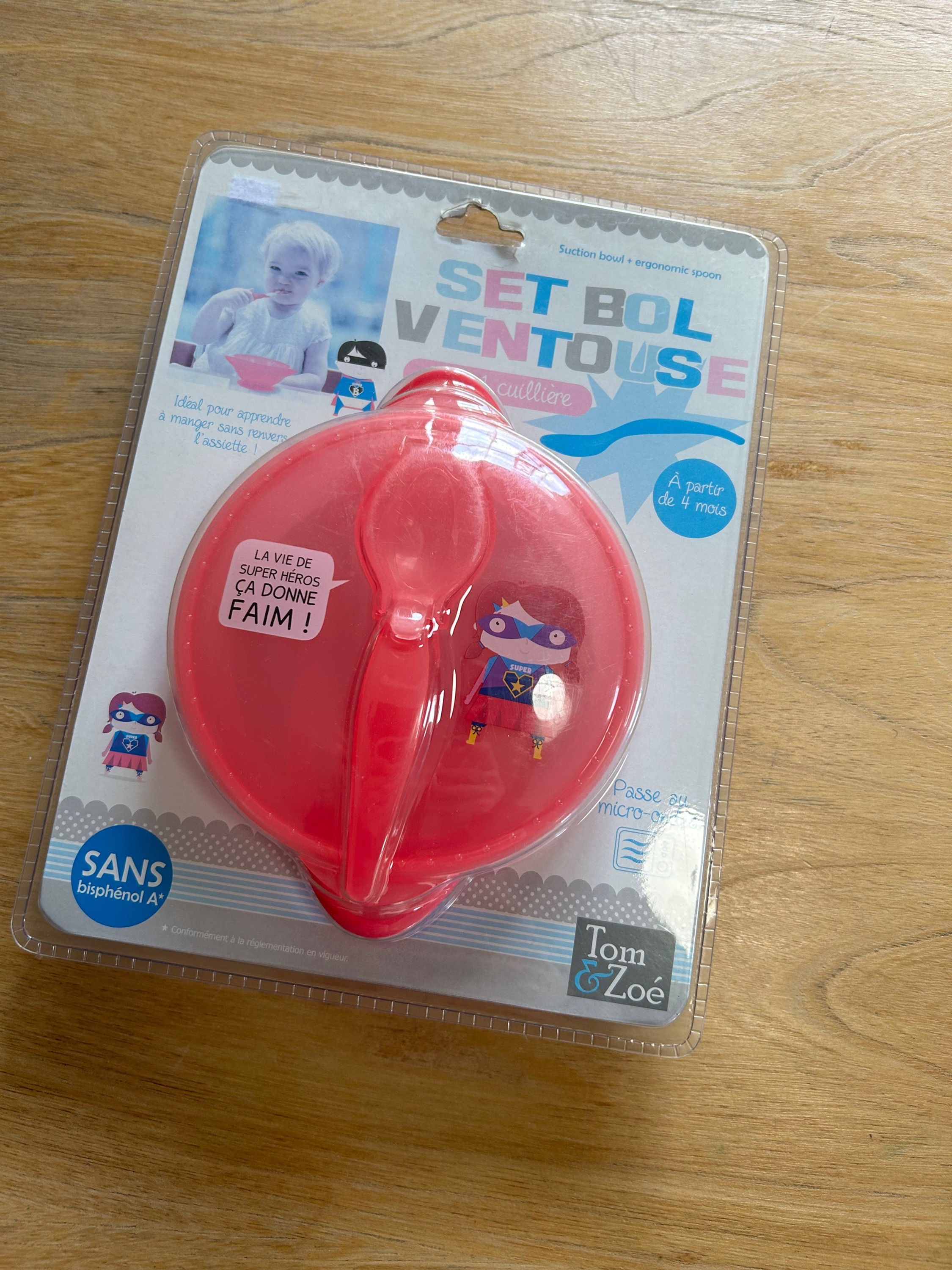 Bol à ventouse et cuillère 