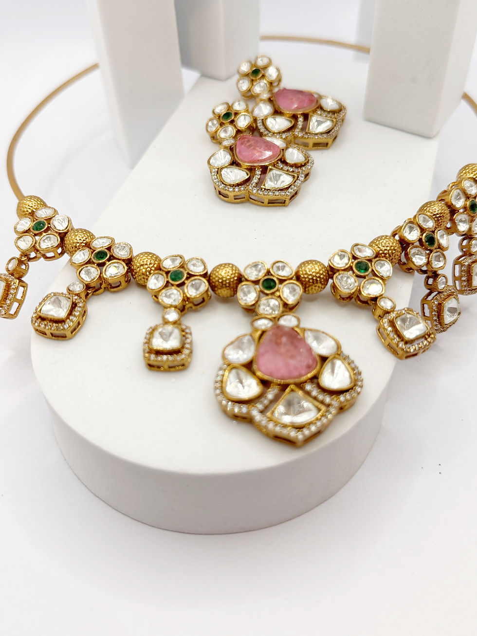 Thumbnail: Symphony Kundan Necklace Set
