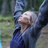 Chaman chamanisme Savoie Rhone Alpes Retraite bien-être Féminin Sacrée Guérisseuse immersion Soins thérapeute coach de vie