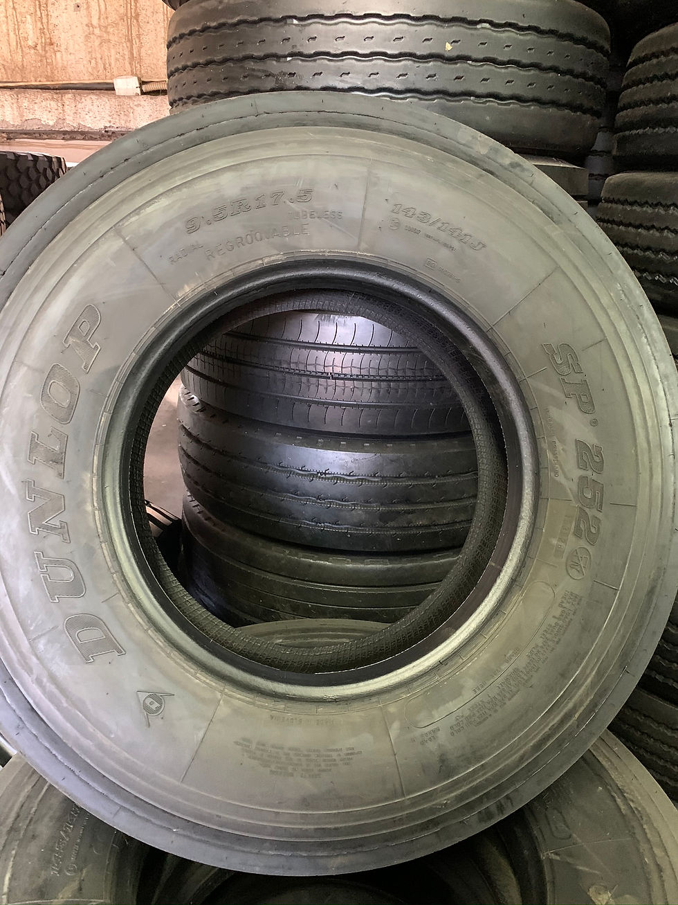 Μικρογραφία: 9,5R17,5 DUNLOP SP252