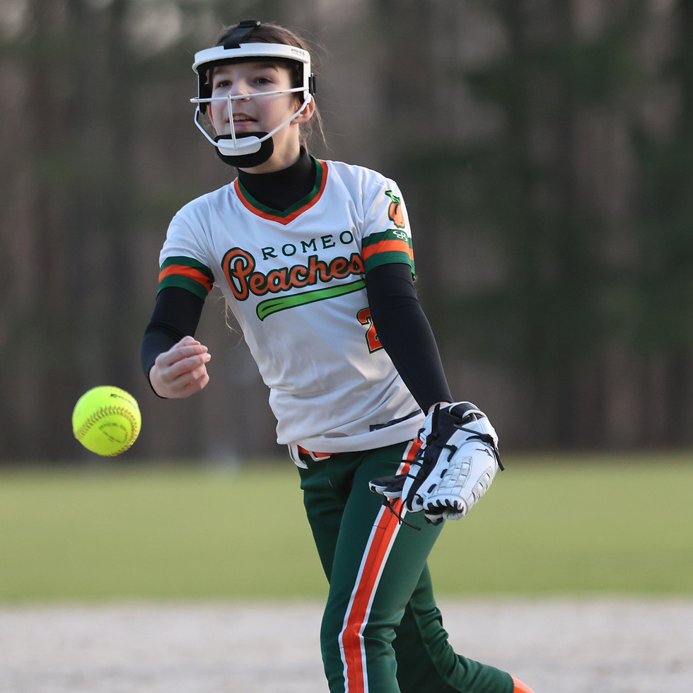 Romeo Peaches Girl Pitching
