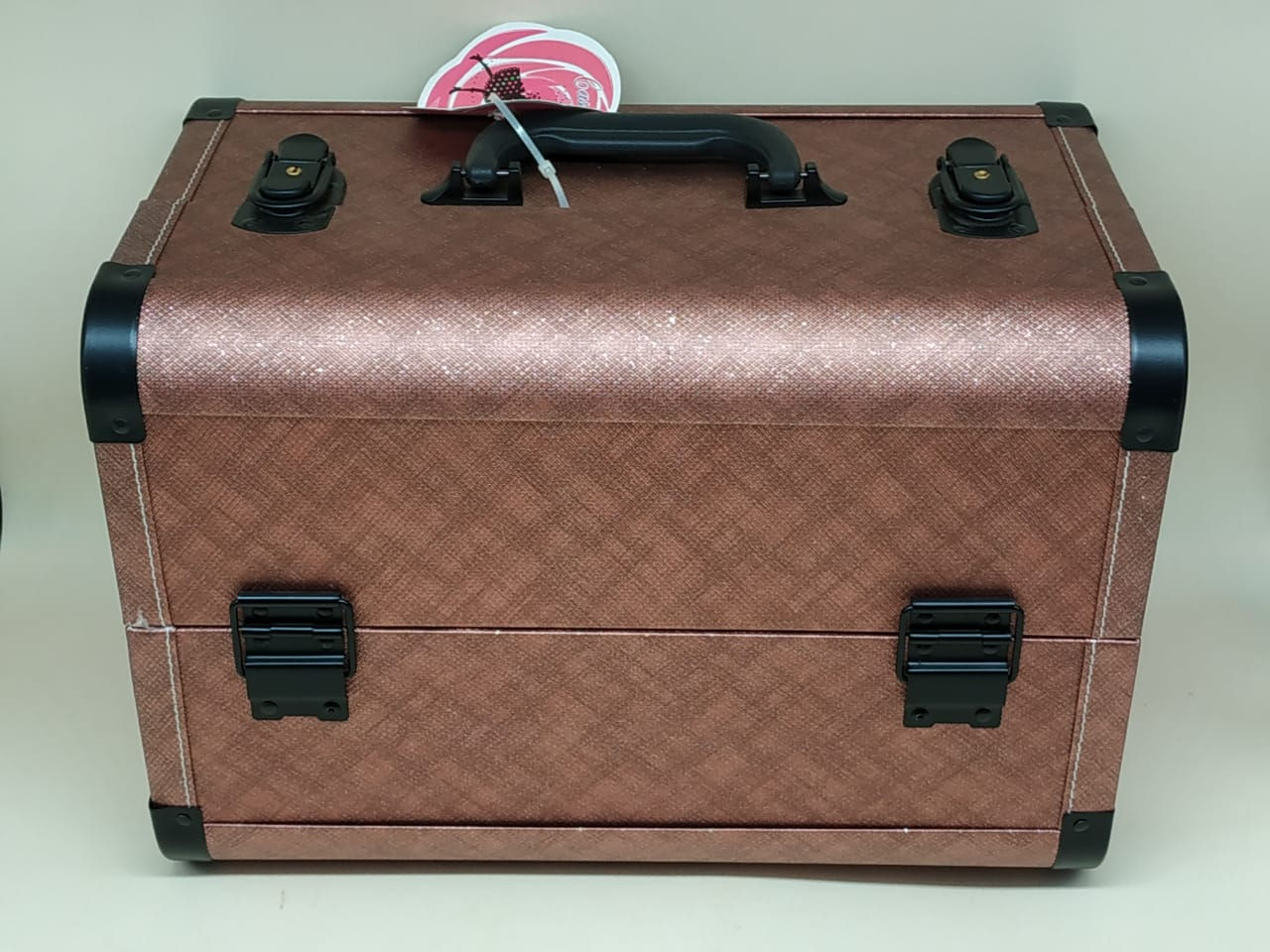 Caja para maquillaje o pinta unas