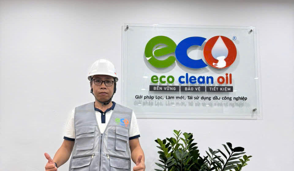 Nhân viên và đồng phục Eco Clean Oil