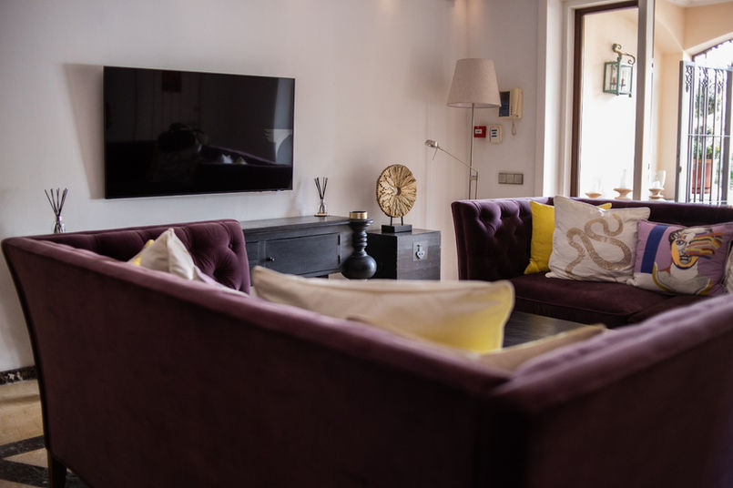4k Smart TVs in every guest room
