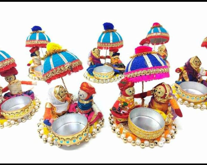 Thumbnail: rajasthani dolls