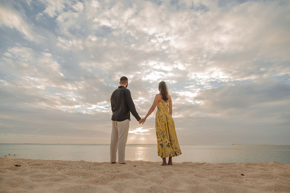 honeymoon couple photoshoot Mauritius beach sunset photography