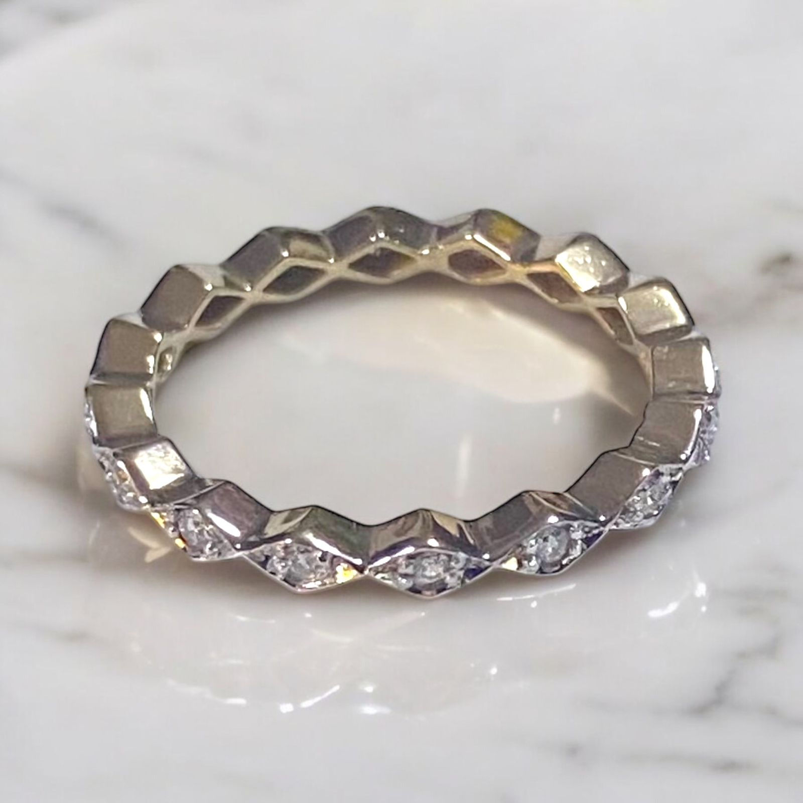 Anillo Greta